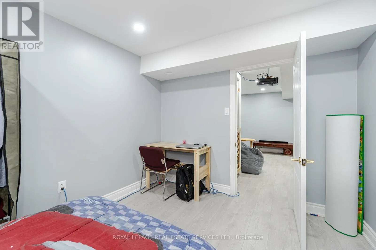 10 MULLIS CRESCENT