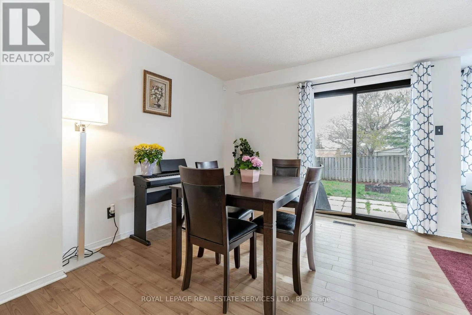 10 MULLIS CRESCENT