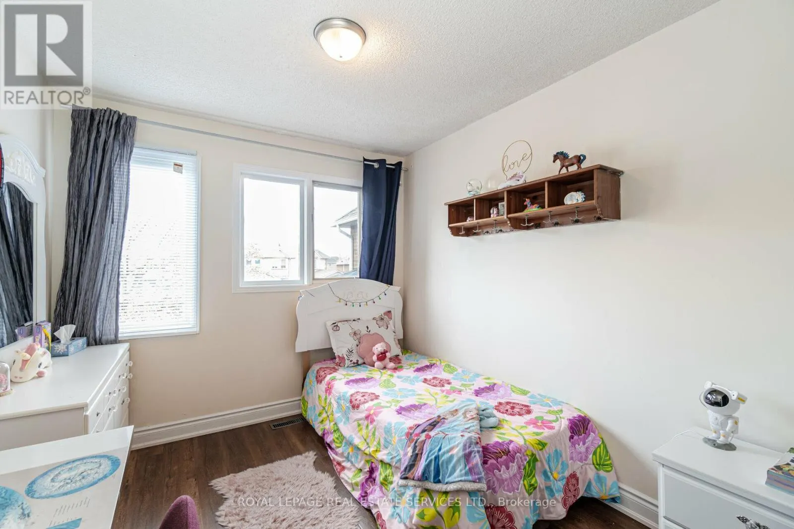 10 MULLIS CRESCENT