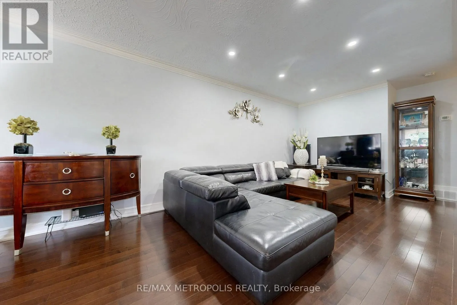 49 MAGELLAN DRIVE