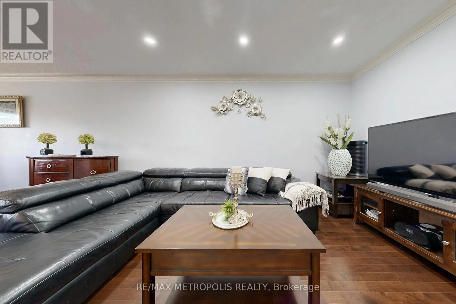 49 MAGELLAN DRIVE