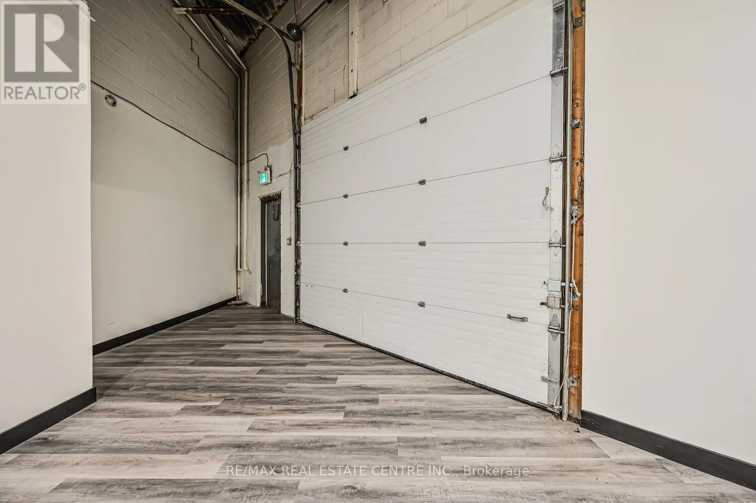 22 - 2565 STEELES AVENUE E