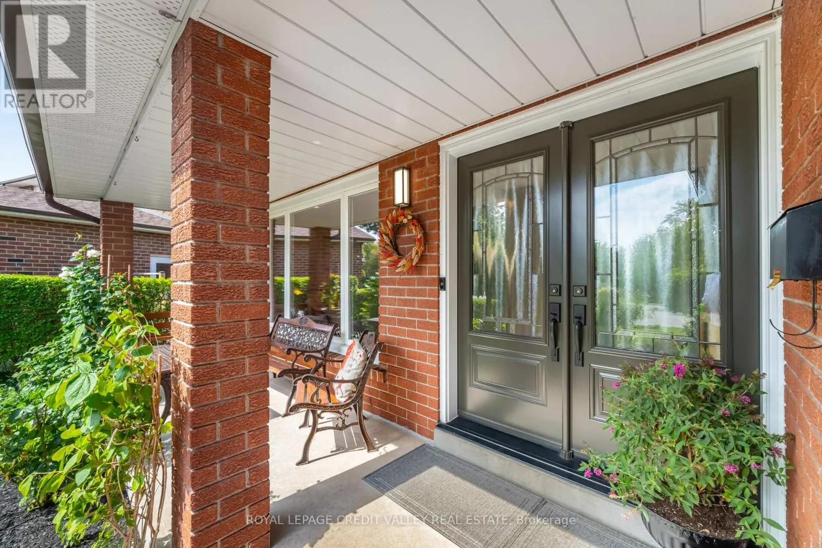 40 FINSBURY DRIVE