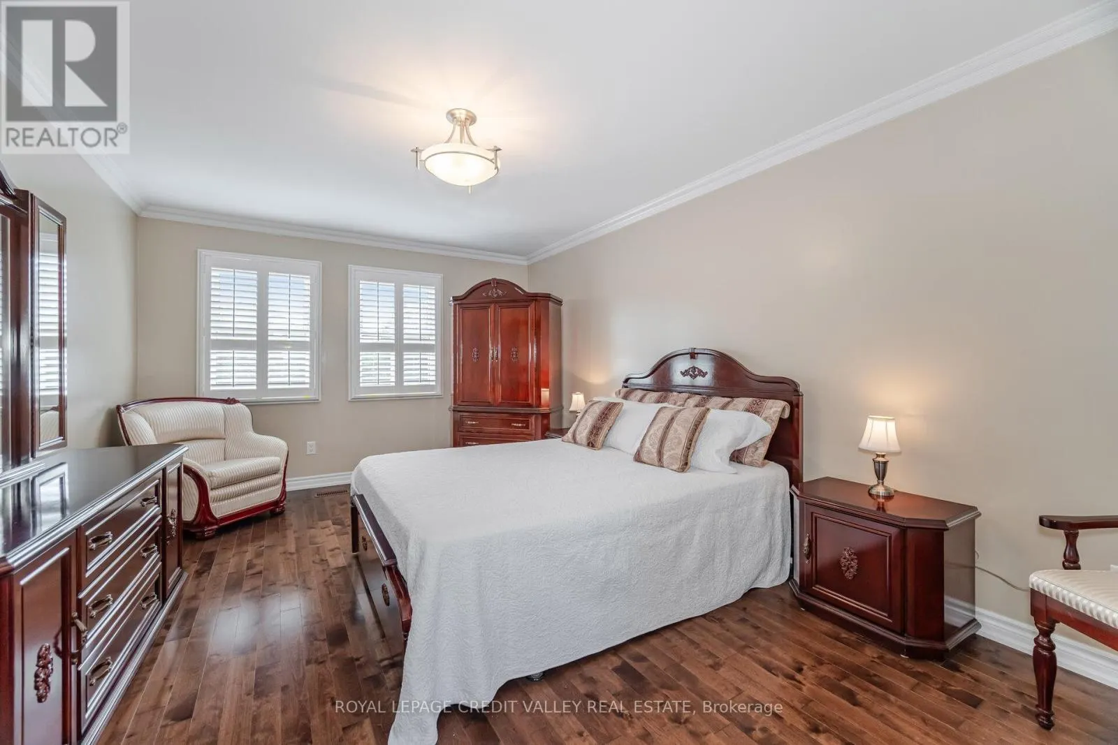 40 FINSBURY DRIVE