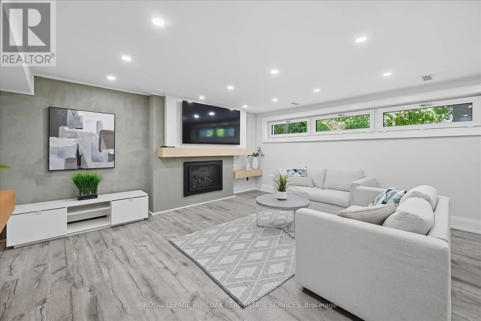 568 DYNES ROAD