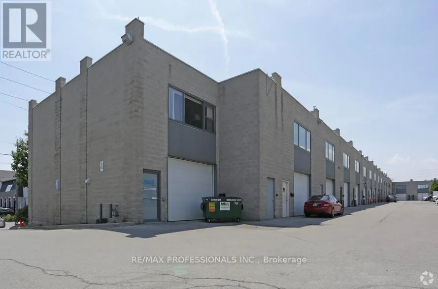 34 - 300 NEW TORONTO STREET