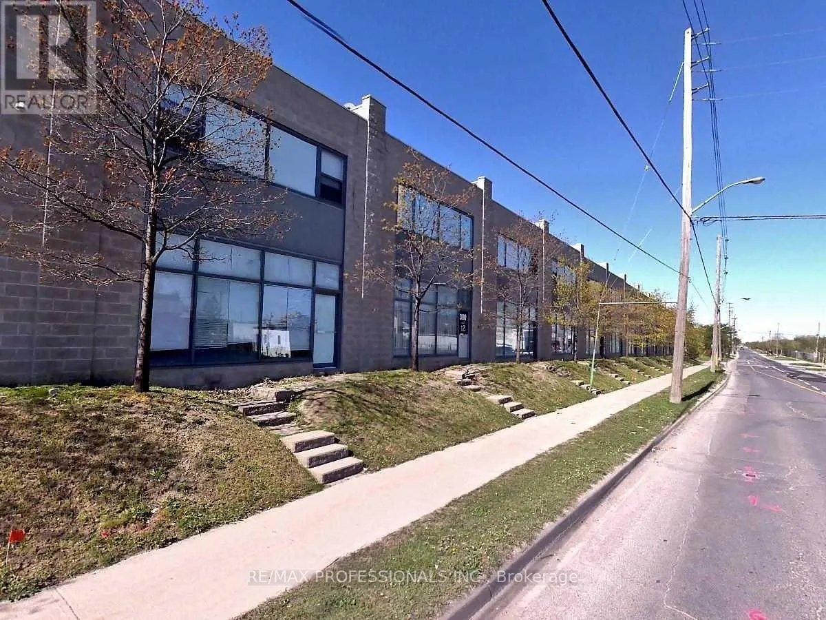 34 - 300 NEW TORONTO STREET
