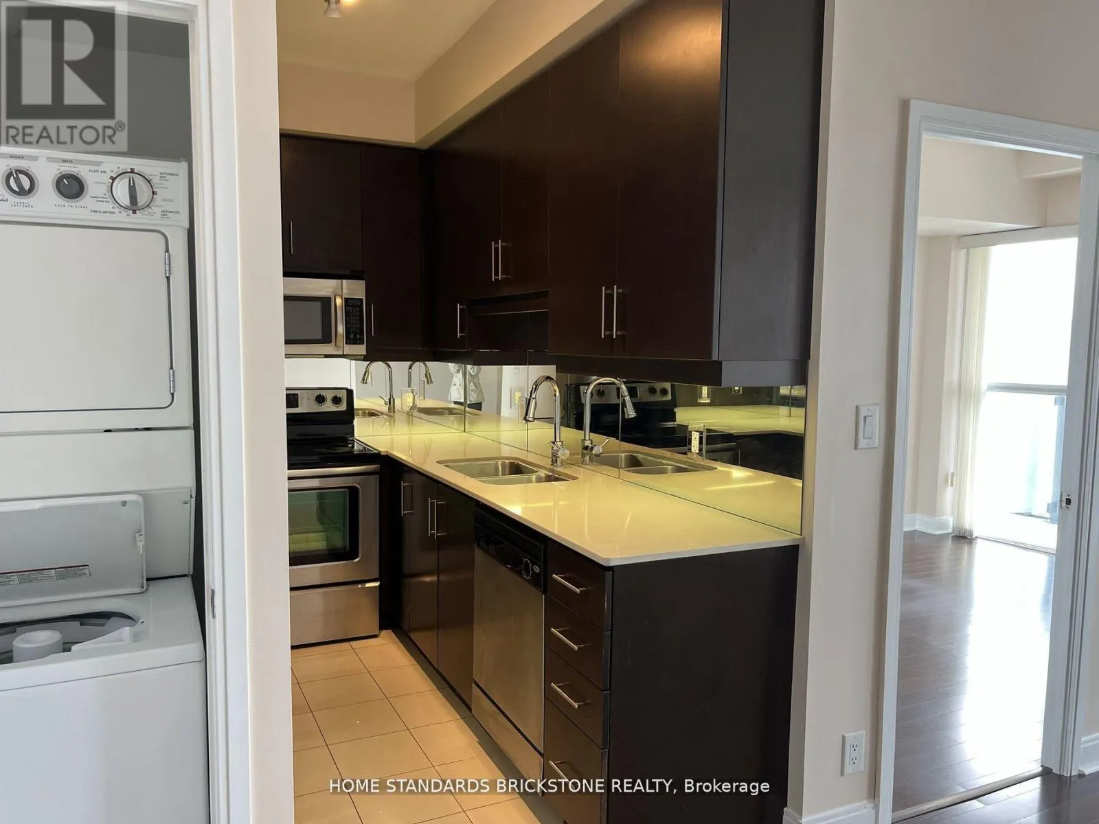 4005 - 60 ABSOLUTE AVENUE