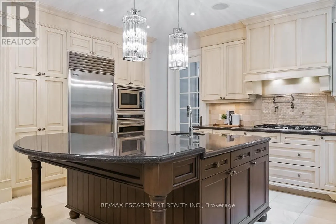 1229 MINAKI ROAD