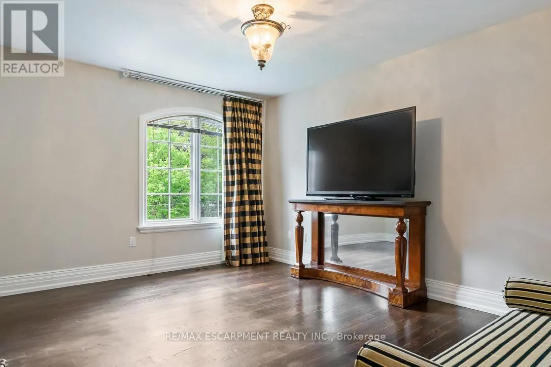 1229 MINAKI ROAD