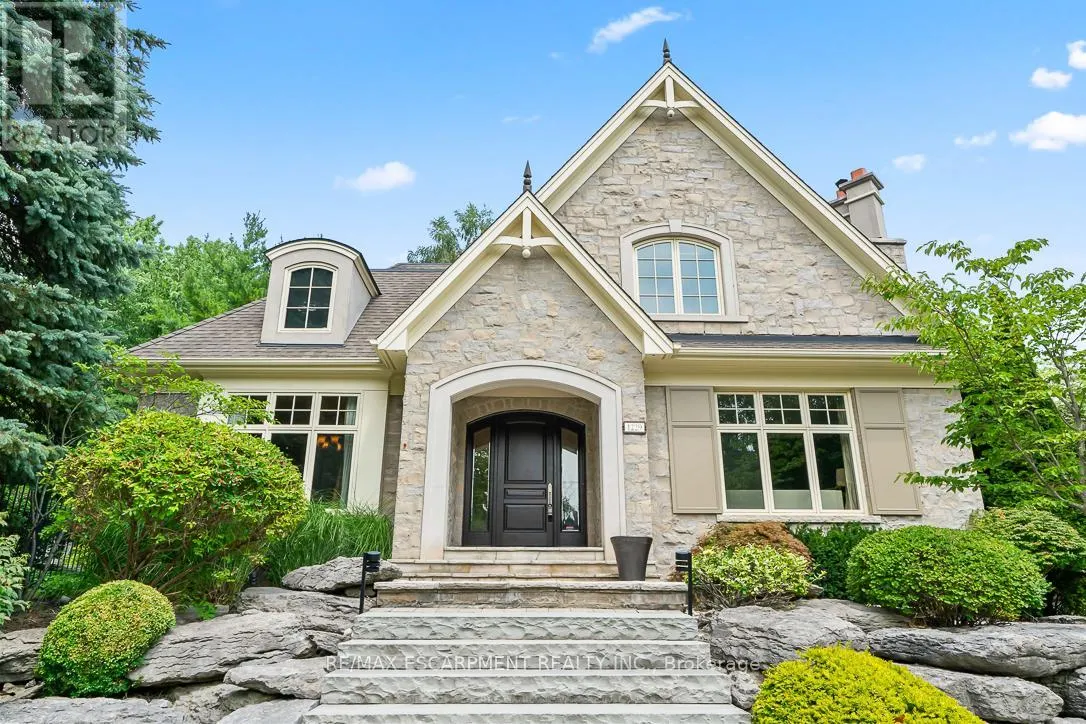 1229 MINAKI ROAD