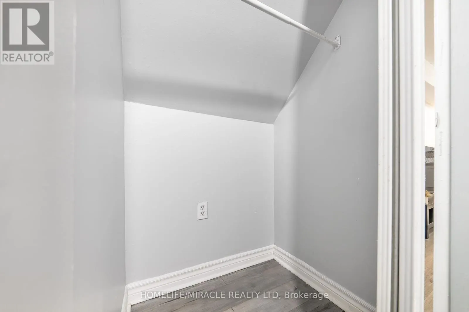 95 GREENBRIAR ROAD
