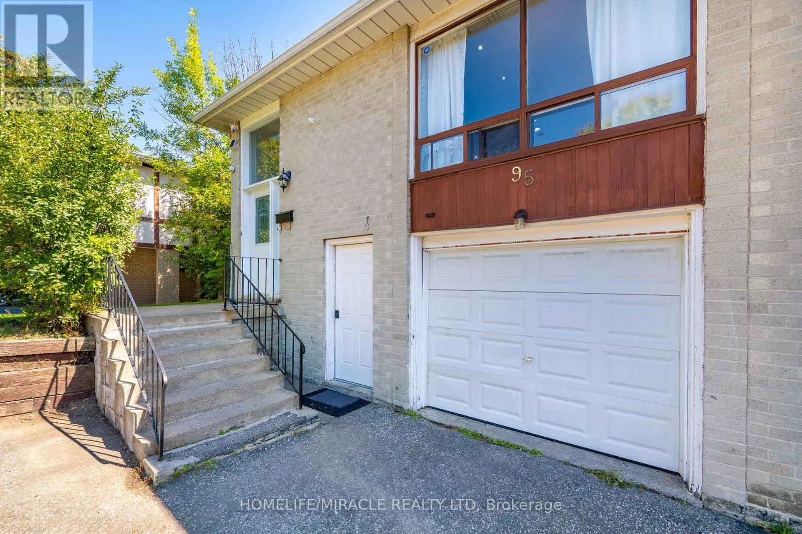95 GREENBRIAR ROAD