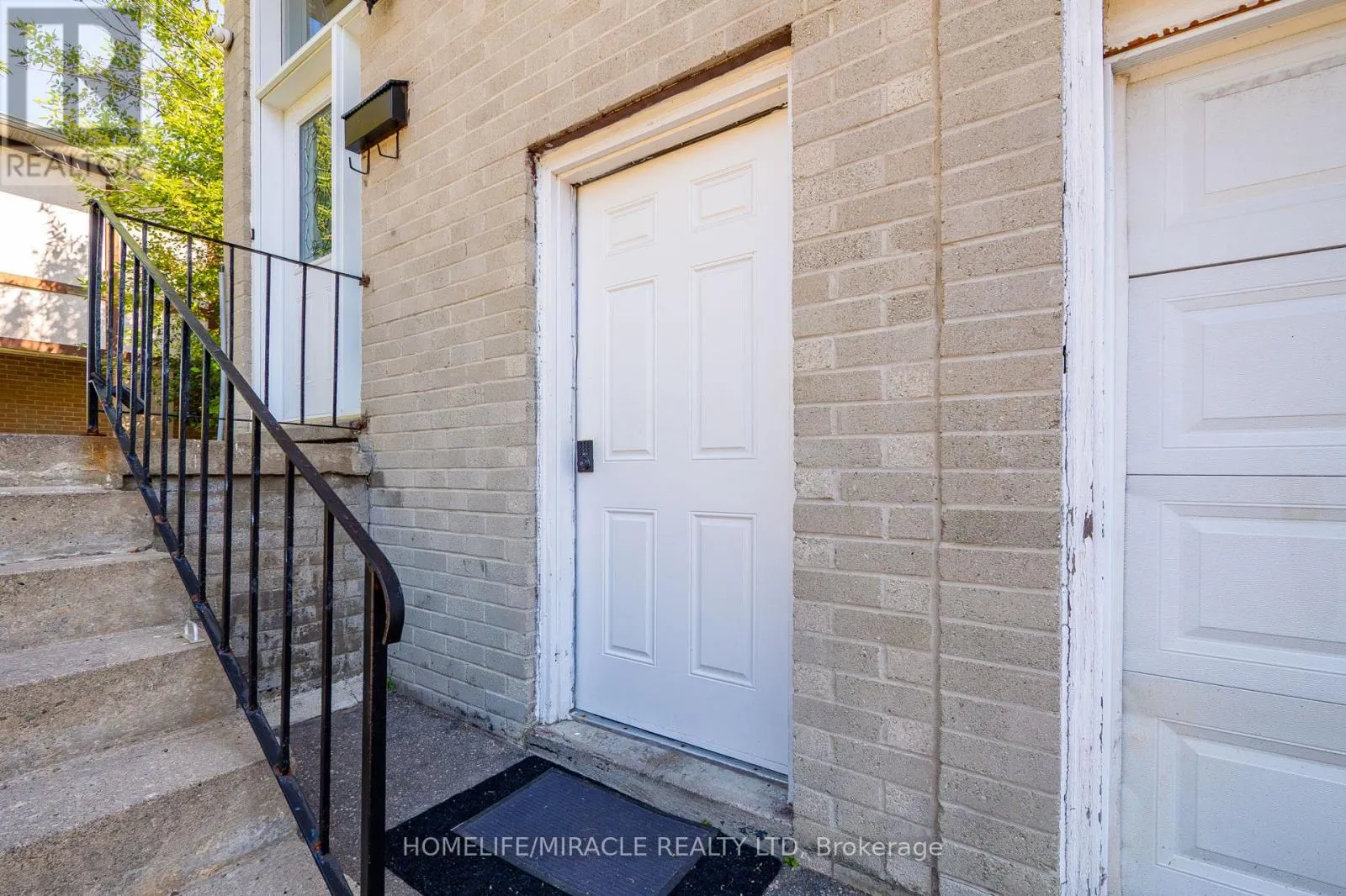 95 GREENBRIAR ROAD