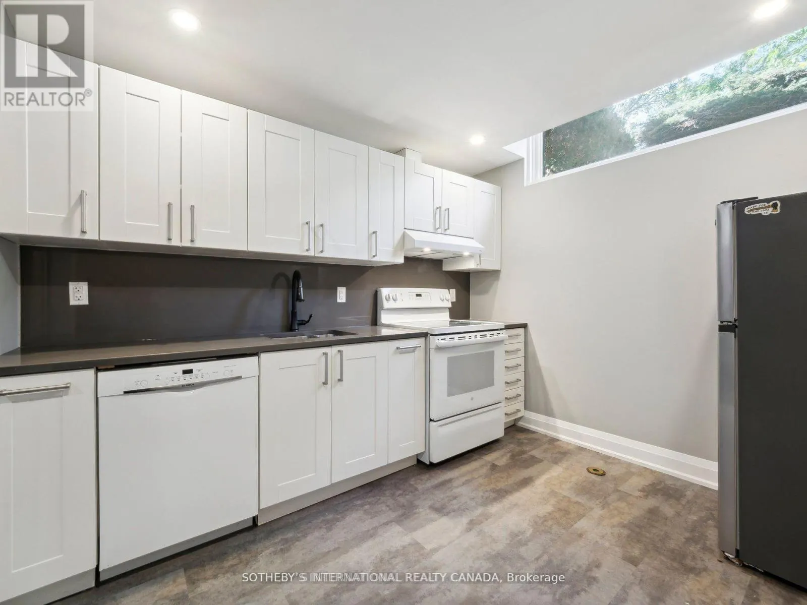 LOWER - 14 LAURELWOOD CRESCENT