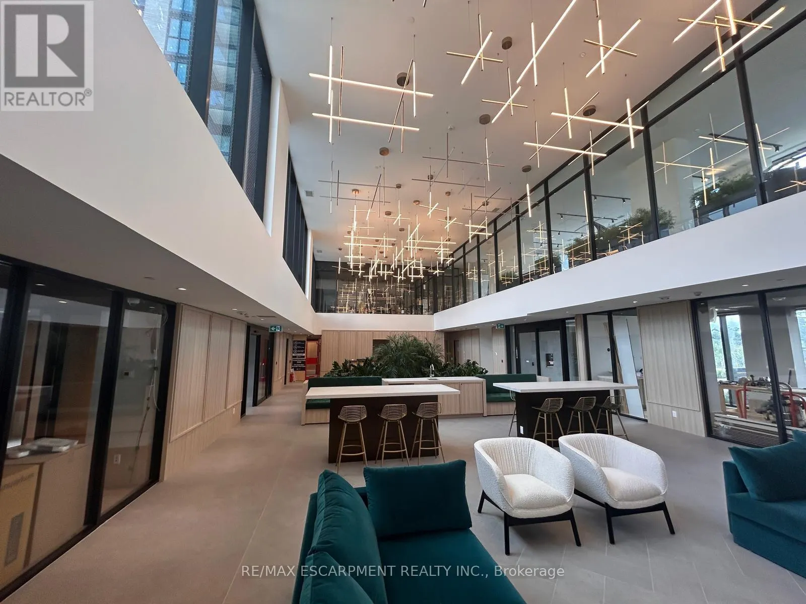 1403 - 3079 TRAFALGAR ROAD