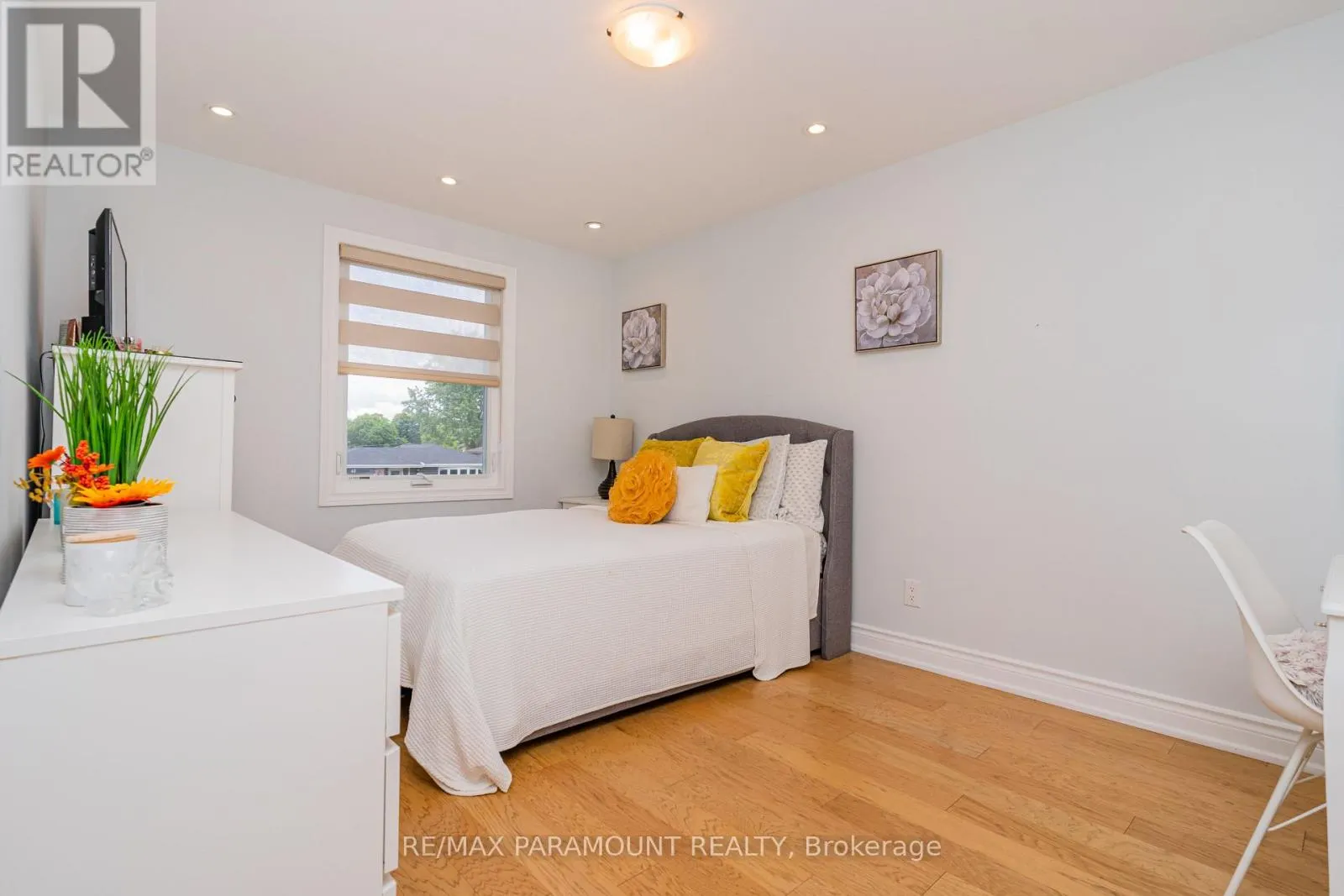 43 BROMLEY CRESCENT