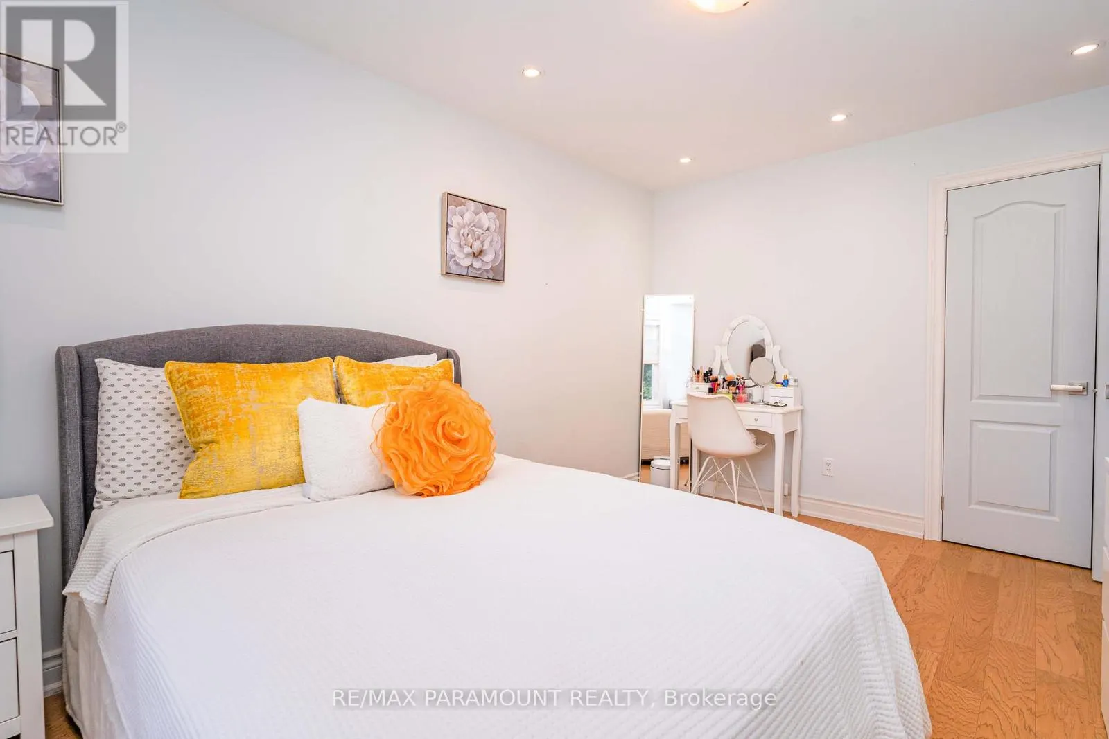 43 BROMLEY CRESCENT