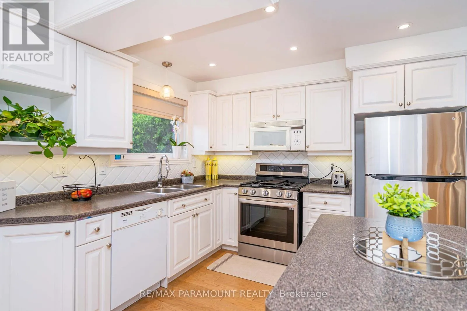43 BROMLEY CRESCENT