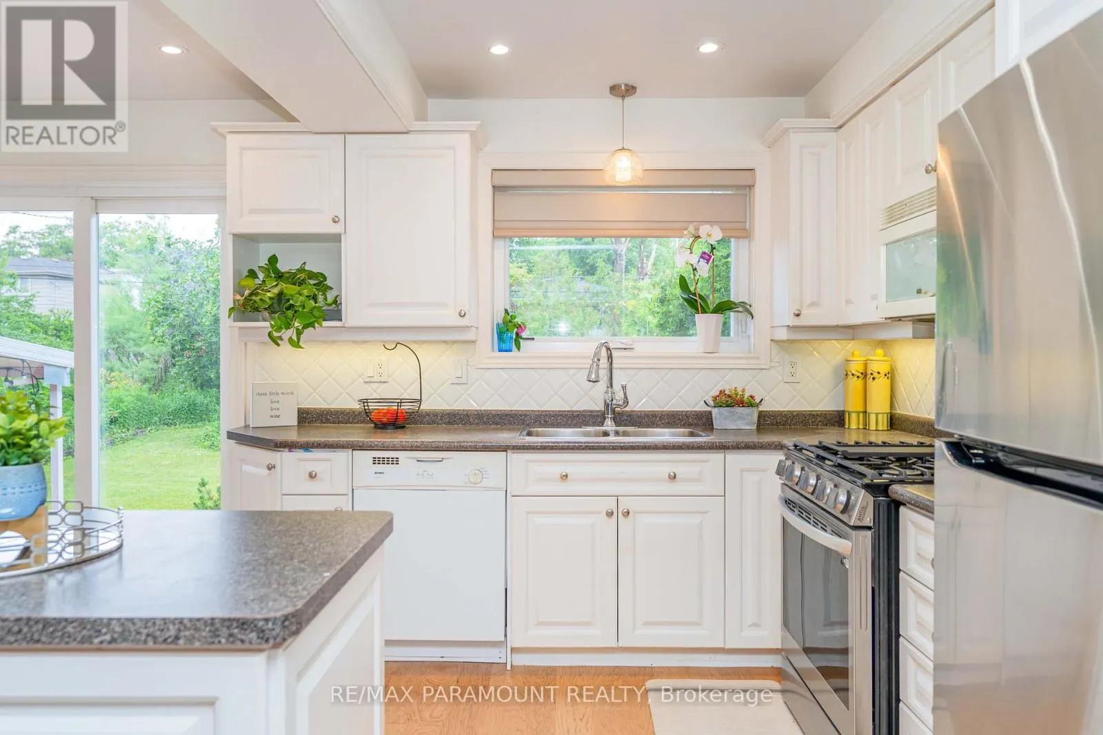 43 BROMLEY CRESCENT