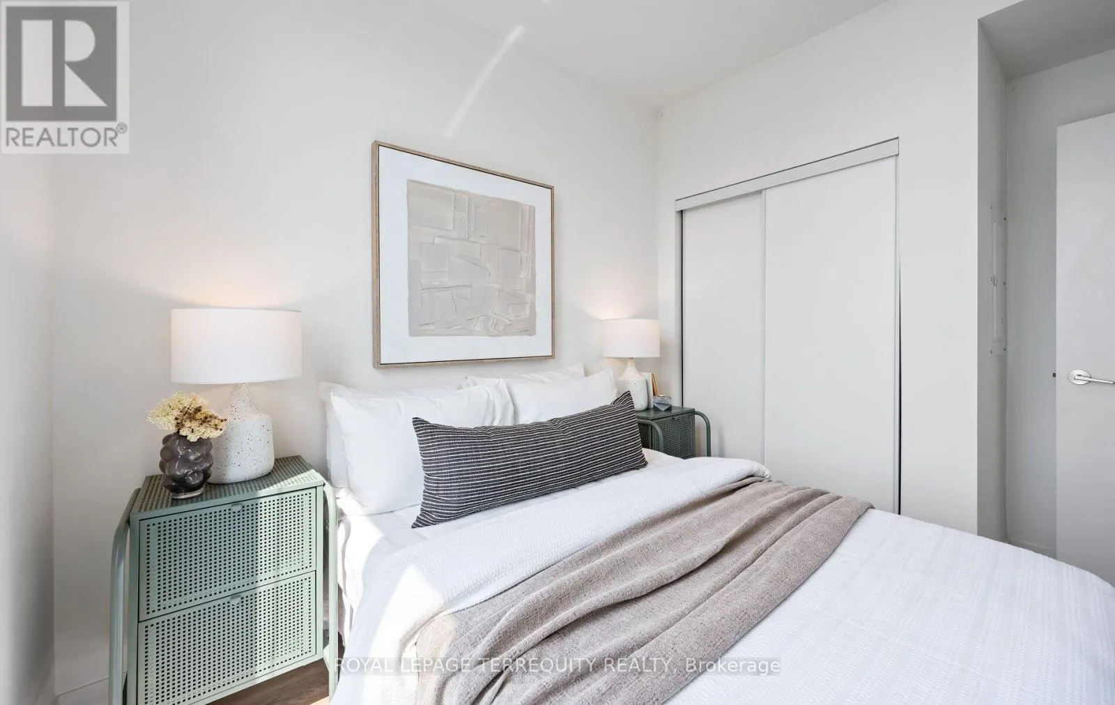 1103 - 1808 ST CLAIR AVENUE W