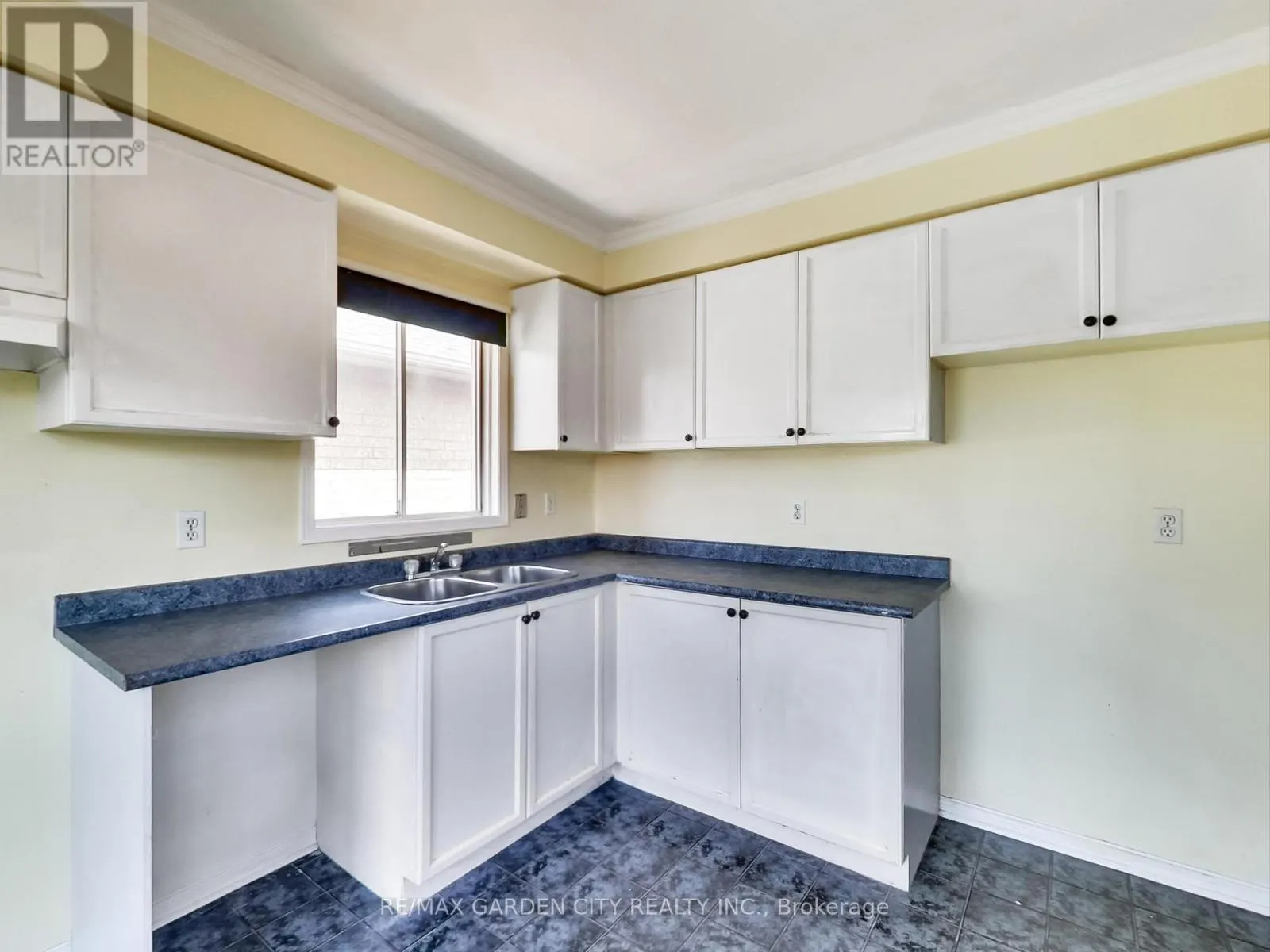 15 CARABRAM COURT