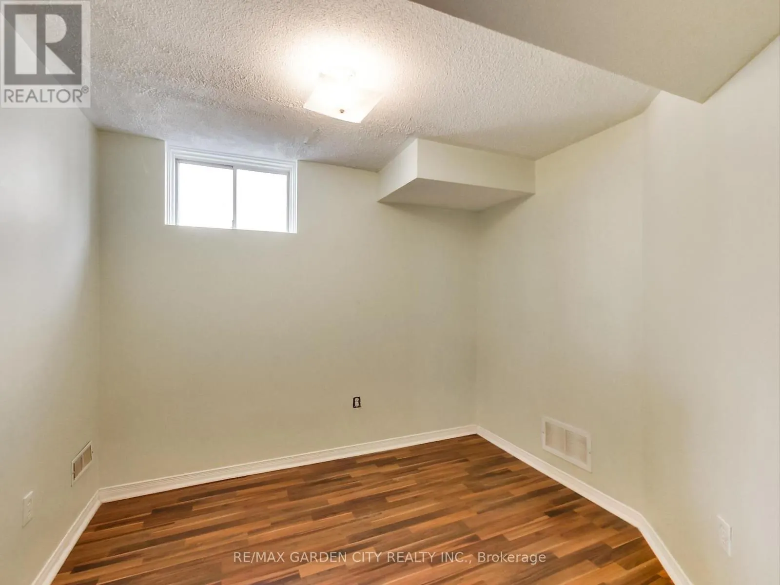 15 CARABRAM COURT