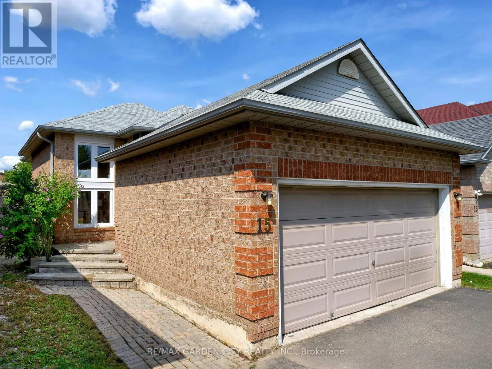 15 CARABRAM COURT