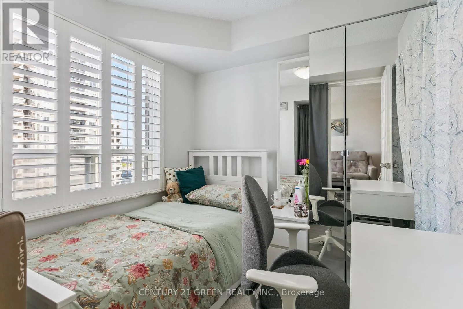 1205 - 325 WEBB DRIVE