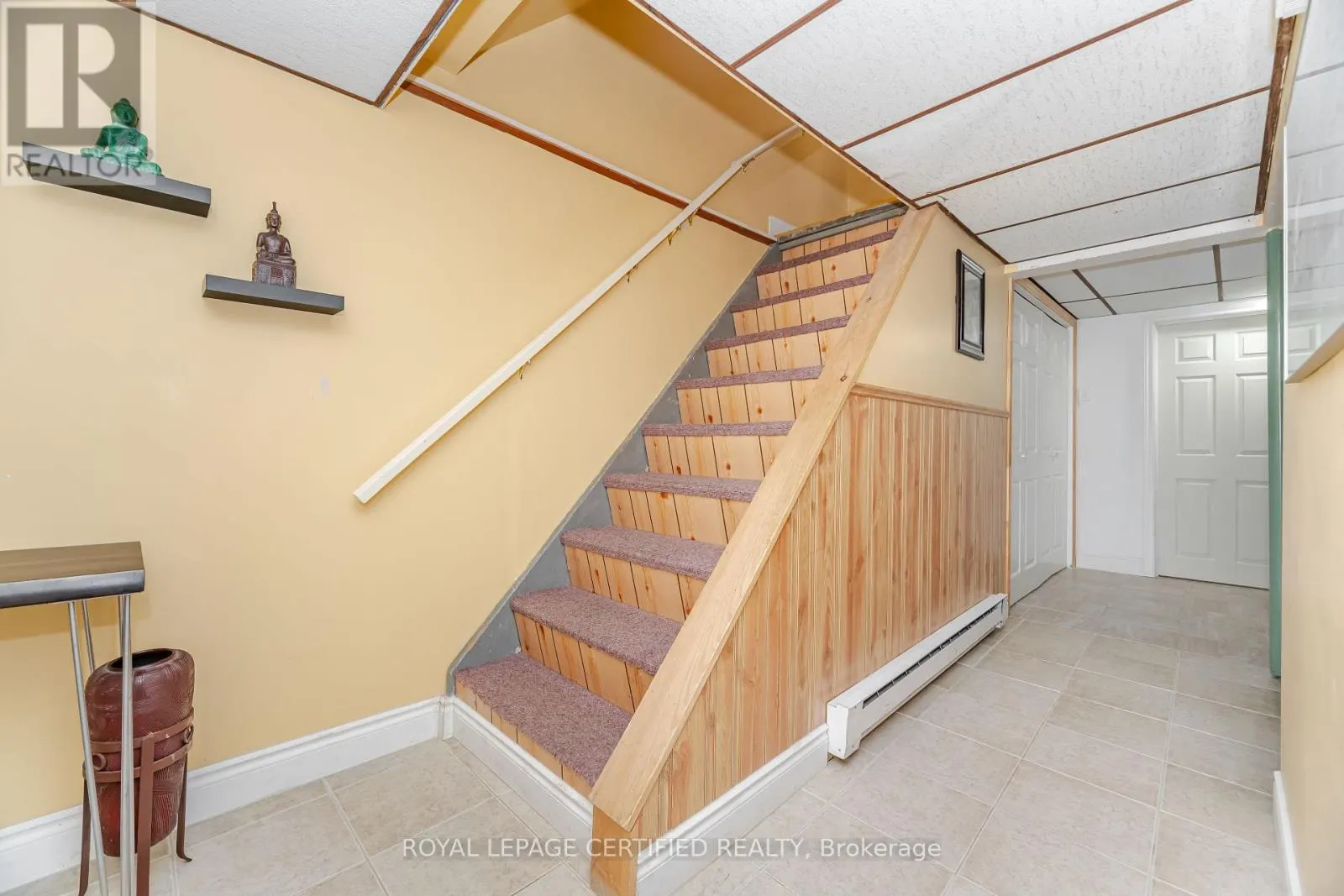 13 HILLDOWNTREE TRAIL
