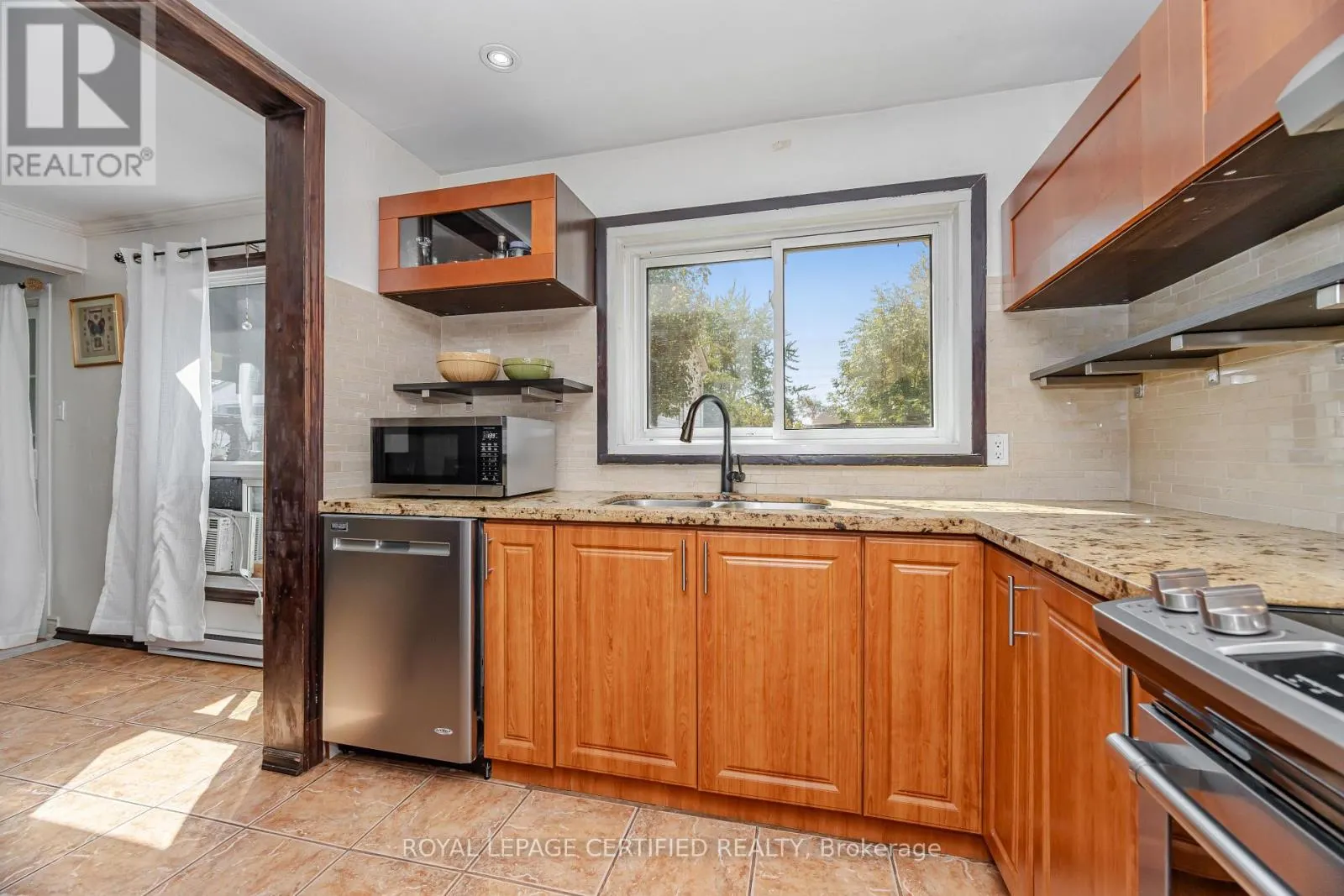 13 HILLDOWNTREE TRAIL