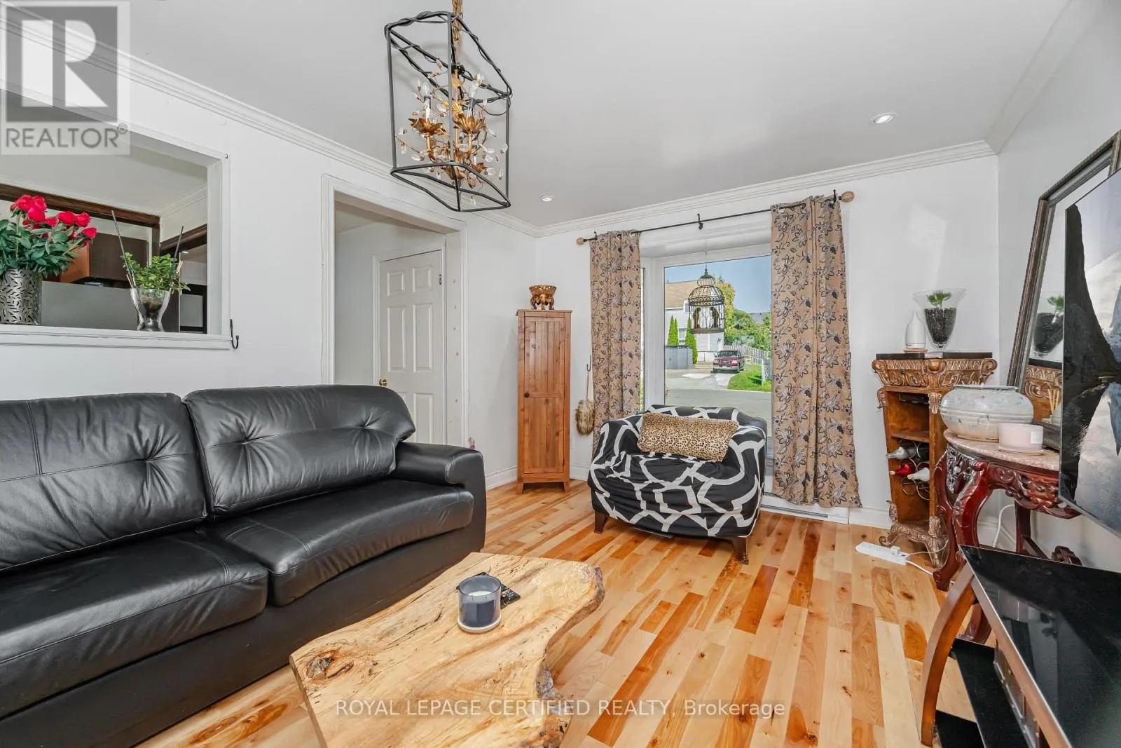 13 HILLDOWNTREE TRAIL
