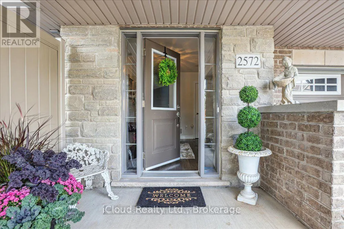 2572 GRAND OAK TRAIL