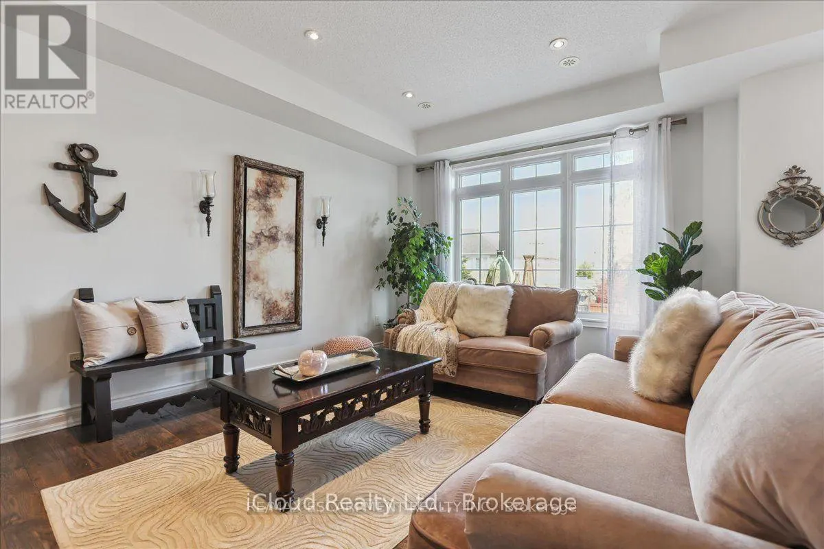 2572 GRAND OAK TRAIL