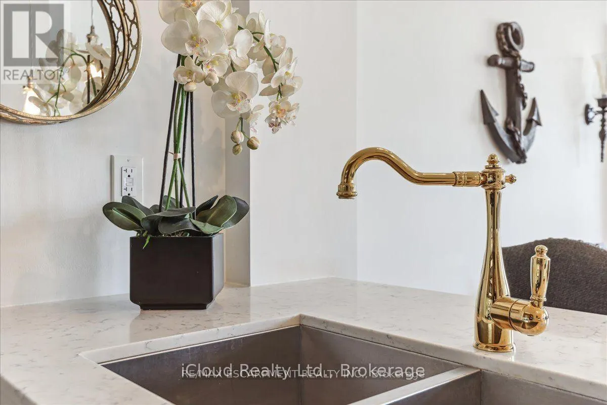 2572 GRAND OAK TRAIL