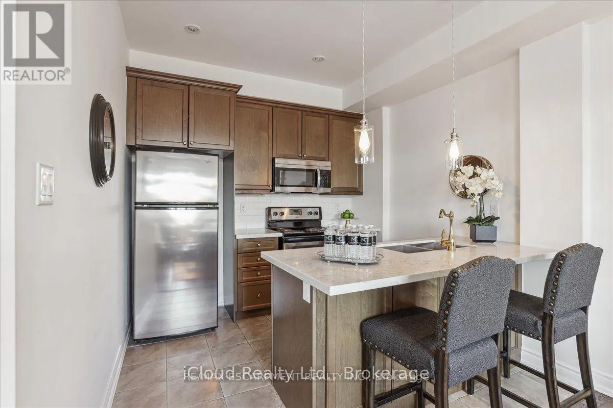 2572 GRAND OAK TRAIL