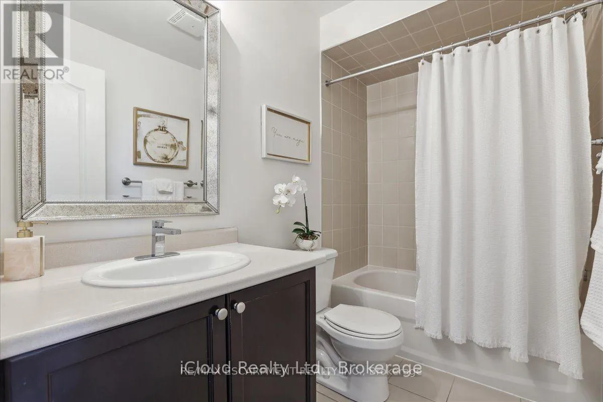 2572 GRAND OAK TRAIL