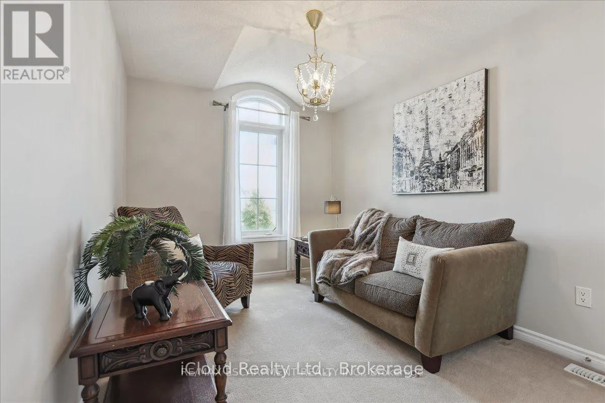 2572 GRAND OAK TRAIL