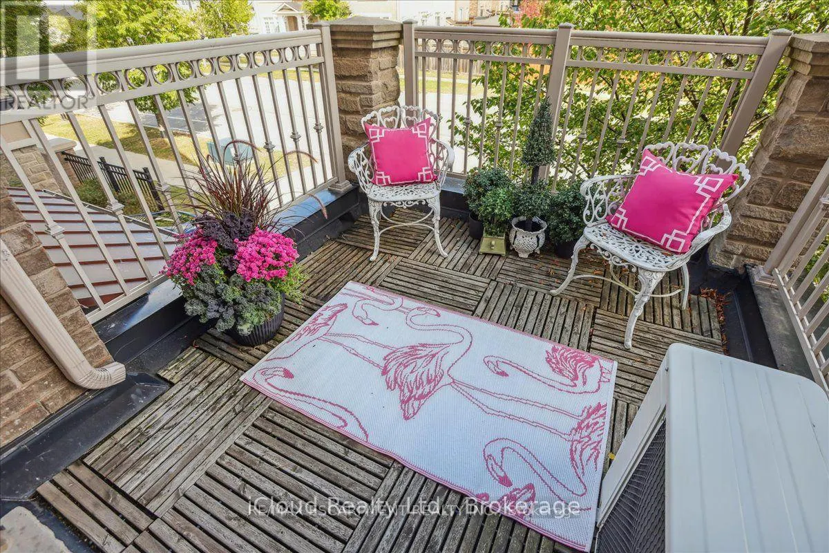 2572 GRAND OAK TRAIL