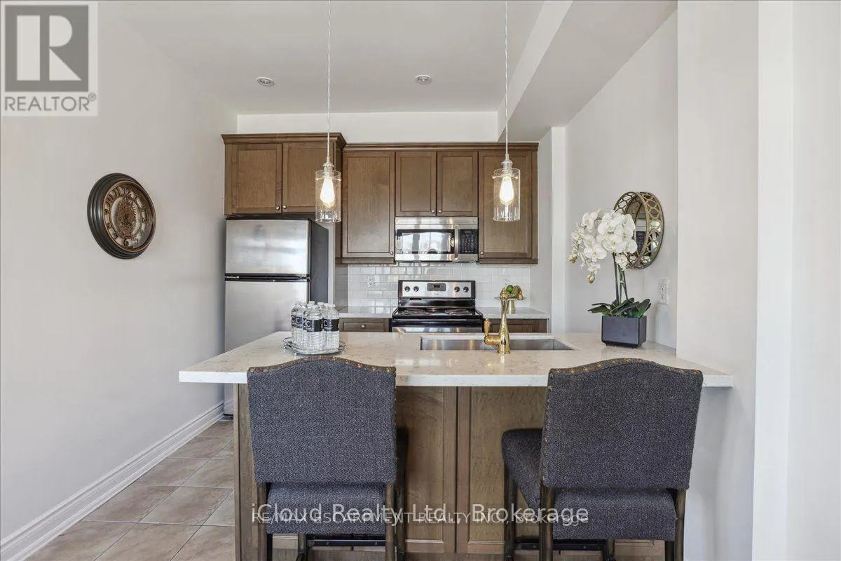 2572 GRAND OAK TRAIL