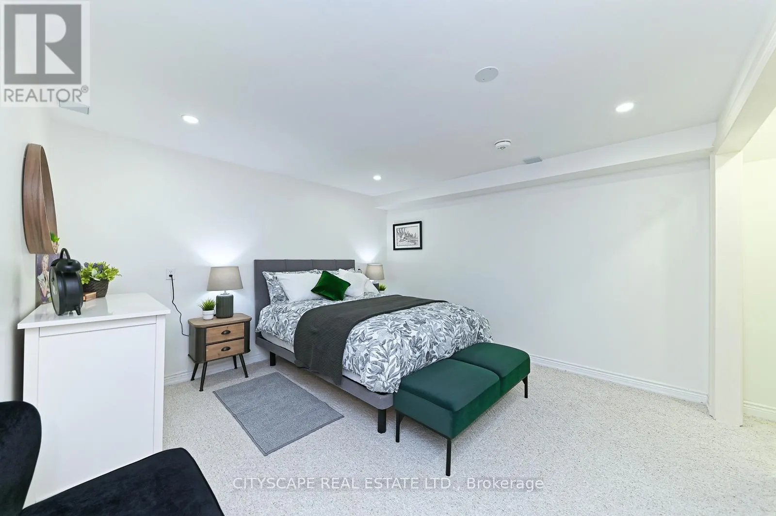 354 PLAINS ROAD W