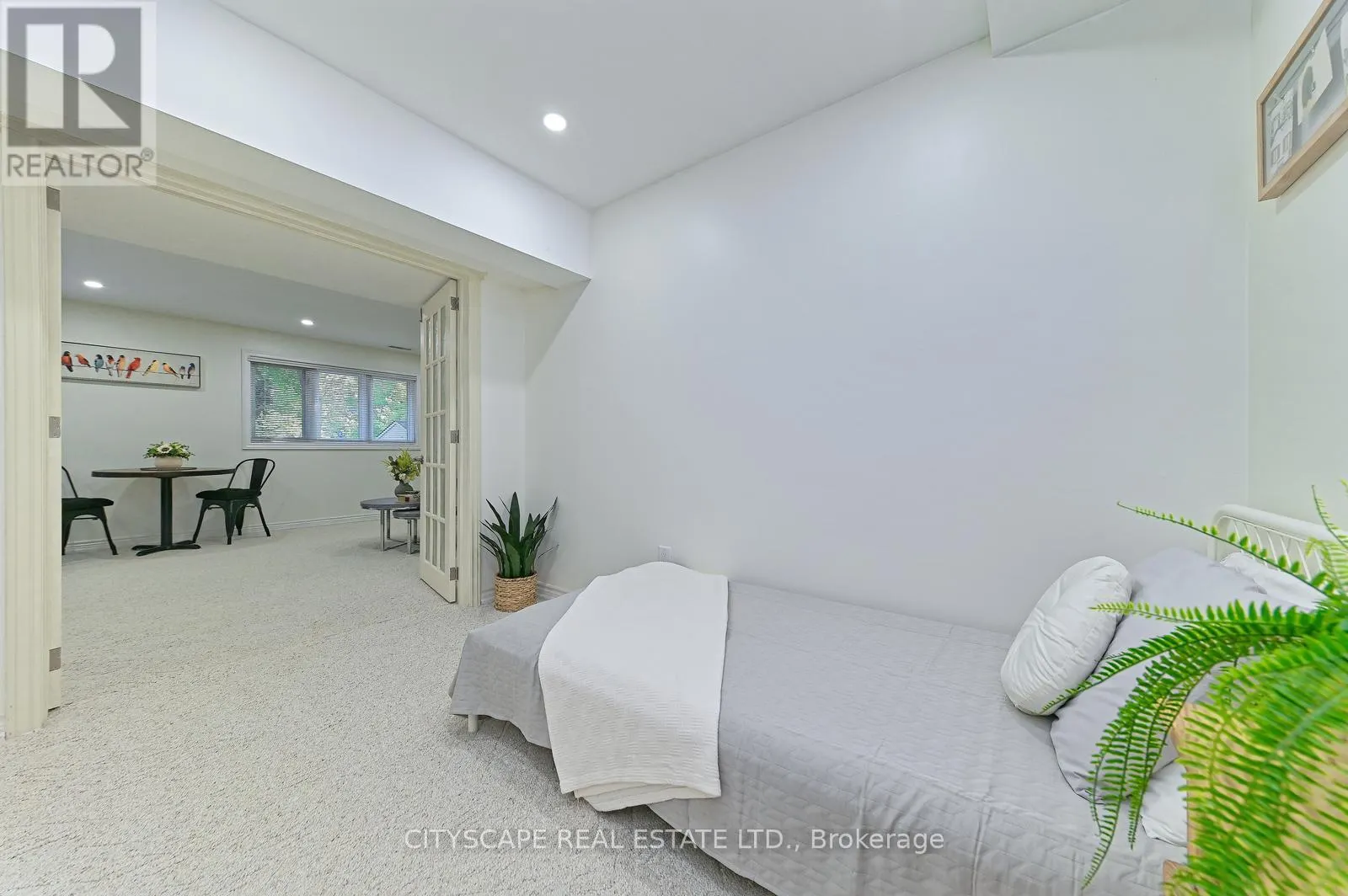 354 PLAINS ROAD W