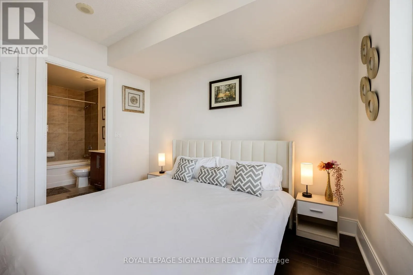 2908 - 330 BURNHAMTHORPE ROAD W