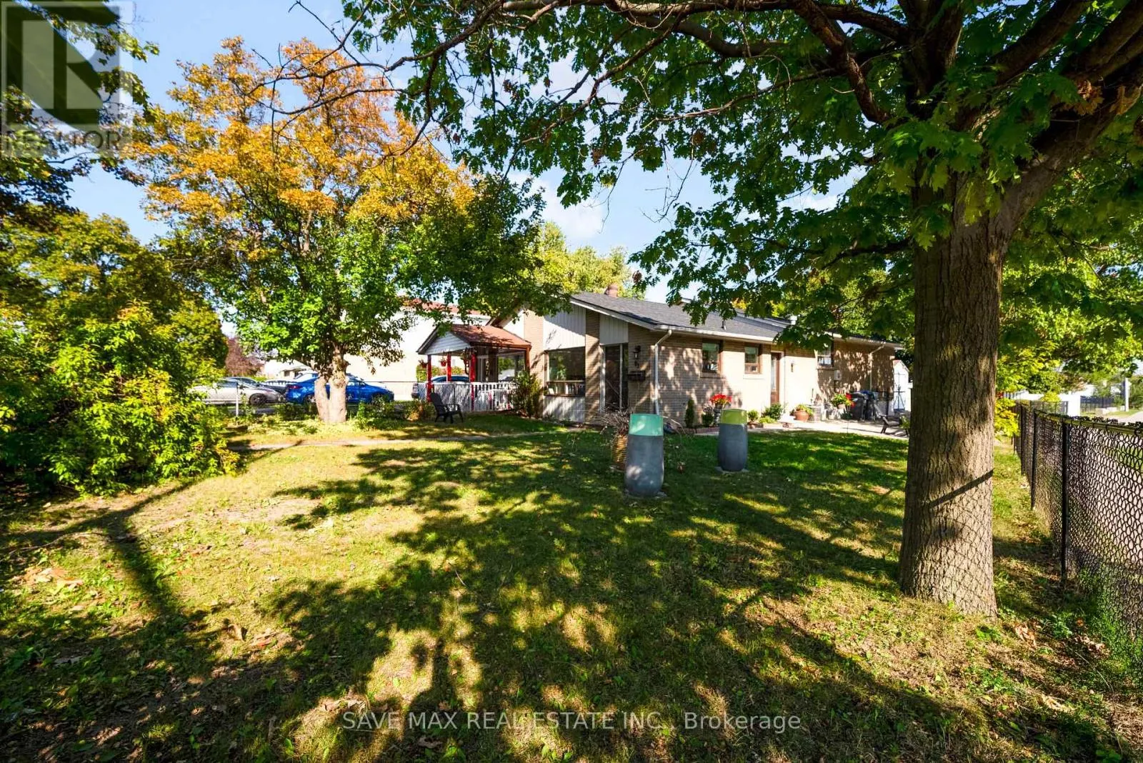 93 ARCHDEKIN DRIVE