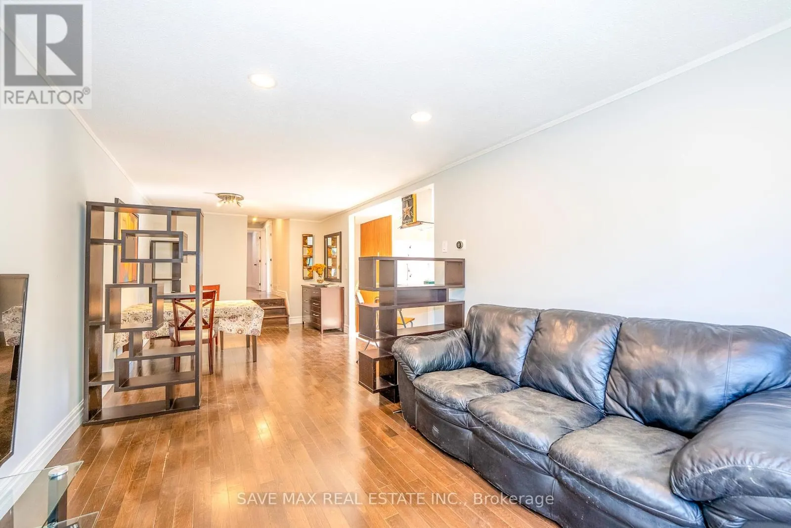 93 ARCHDEKIN DRIVE