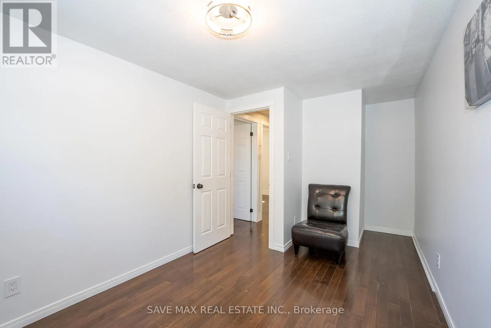 93 ARCHDEKIN DRIVE
