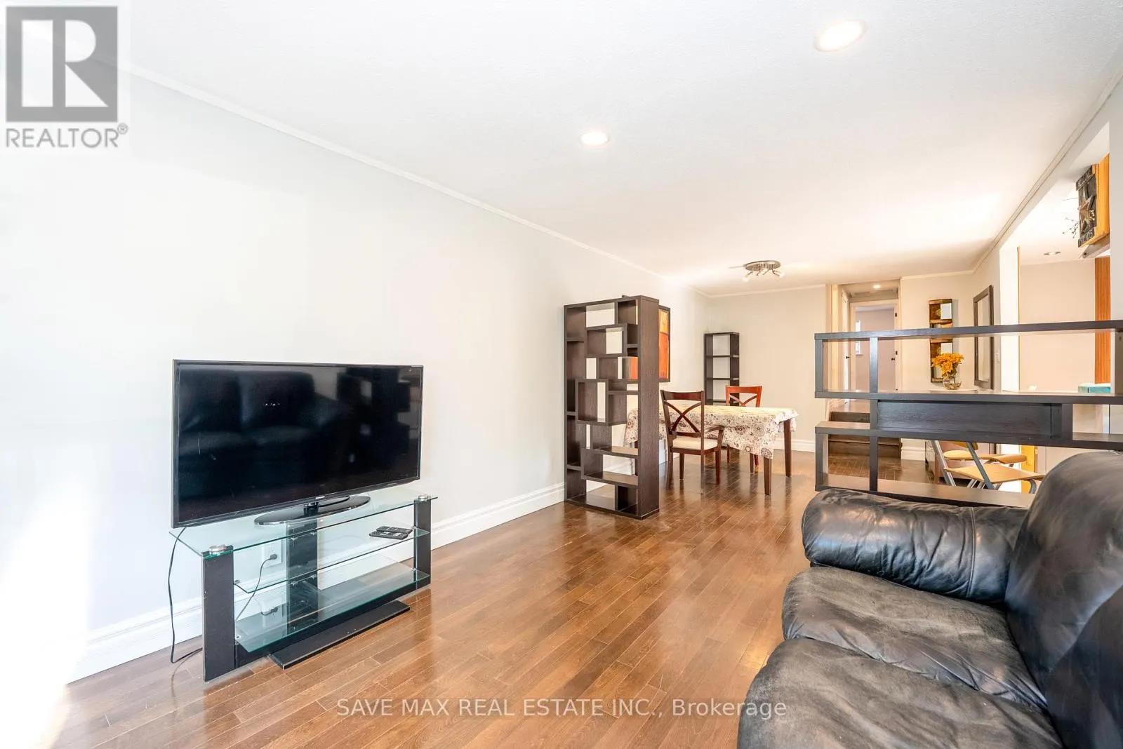 93 ARCHDEKIN DRIVE