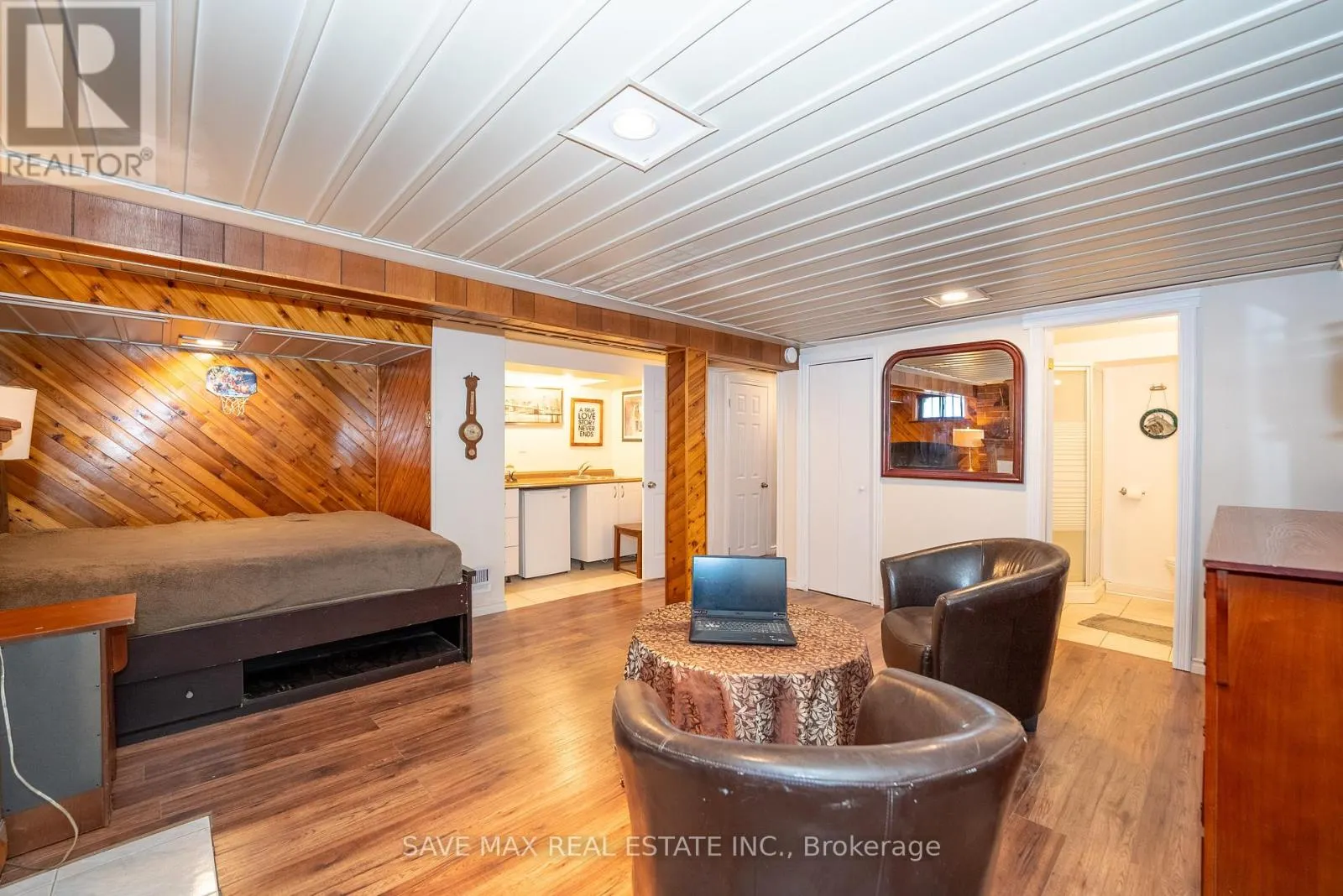 93 ARCHDEKIN DRIVE