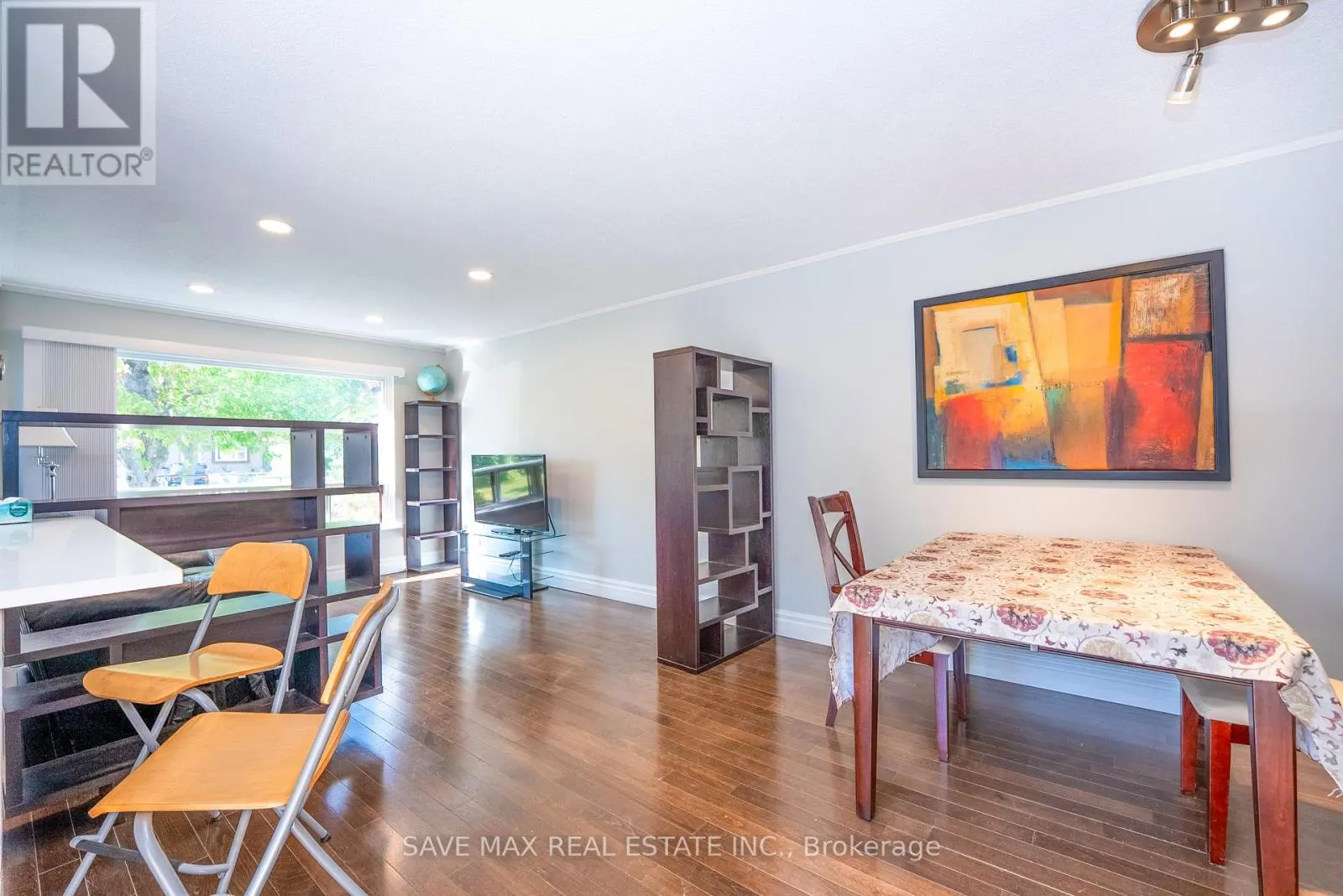 93 ARCHDEKIN DRIVE