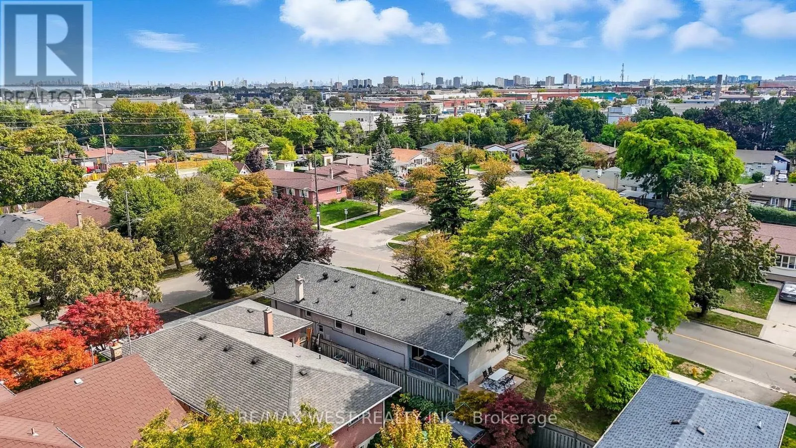 204 JEFFCOAT DRIVE
